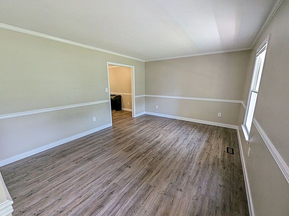 4th image of 4700 Bristol Cir