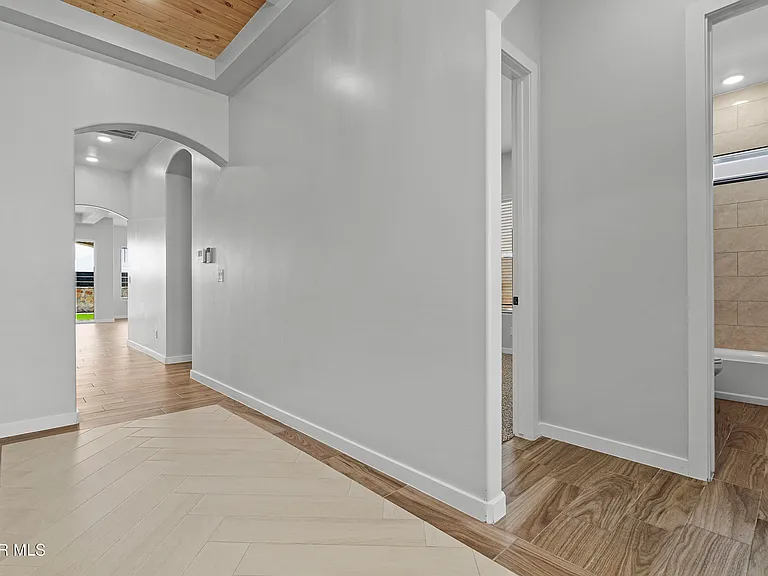 13992 Margaret Ponce Ave — Photo 6
