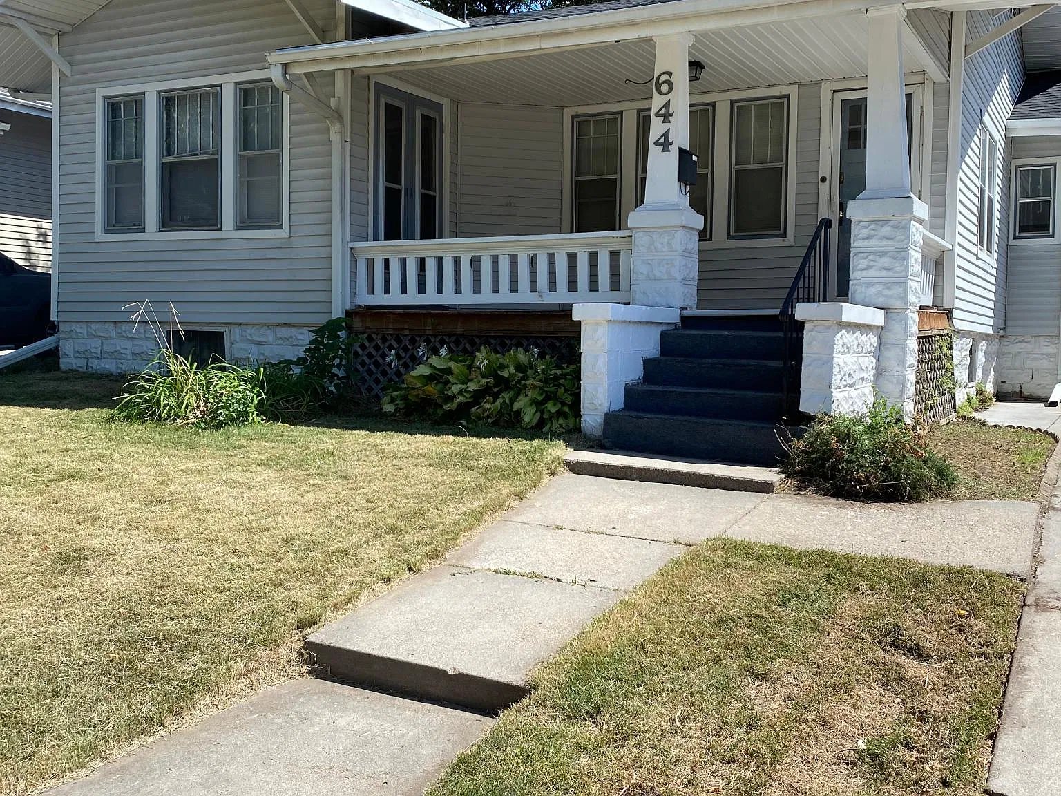 3 bed, 1055 sqft, $1,400 — Photo 1