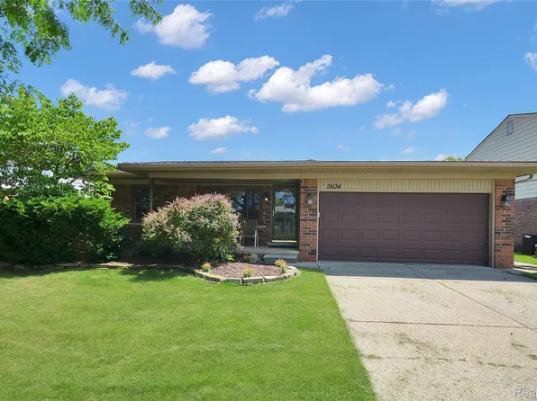 3634 Tracy Dr, Sterling Heights, MI 48310