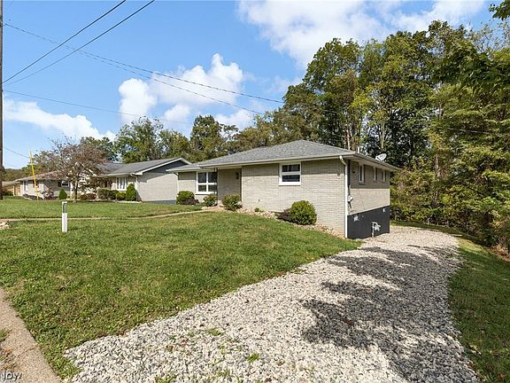 3rd image of 51235 Burrwood Dr