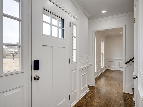 5th image of 4214 Green Ivy Cir