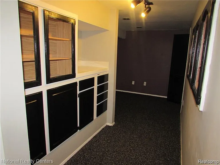 42106 Gladwin St — Photo 20