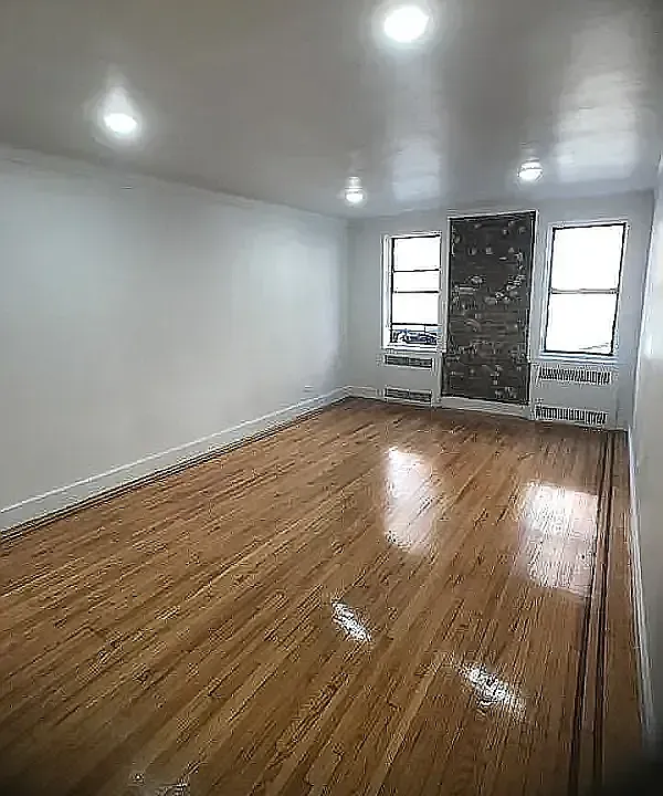 1609 Ocean Ave #3R