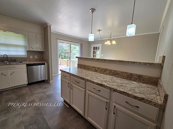 5th image of 3909 Timbercrest Dr NW