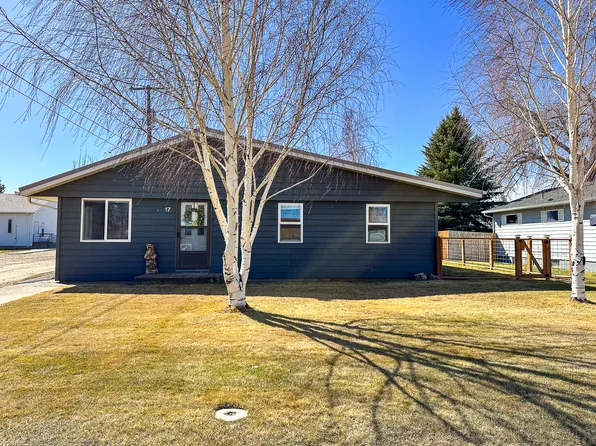 17 S 8th St W, Malta, MT 59538