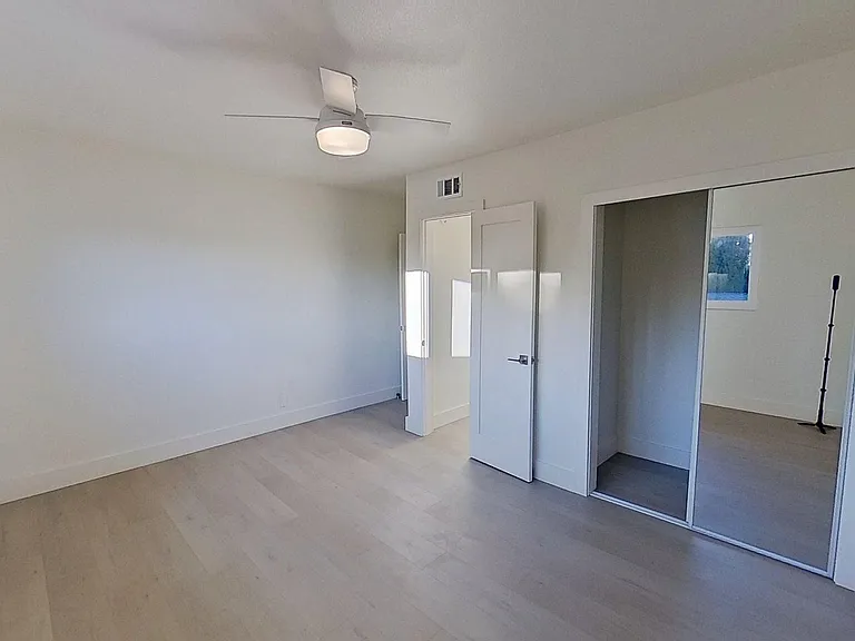 437-443 W Valencia Dr — Photo 55