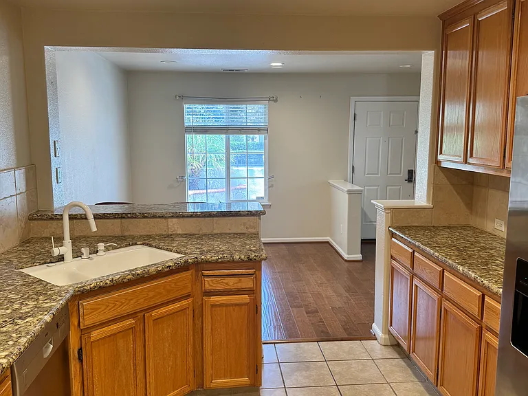 3210 Silverland Dr — Photo 14