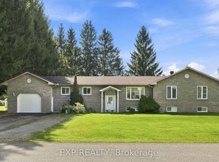 30 Albert St, Russell, ON K0A 1W1