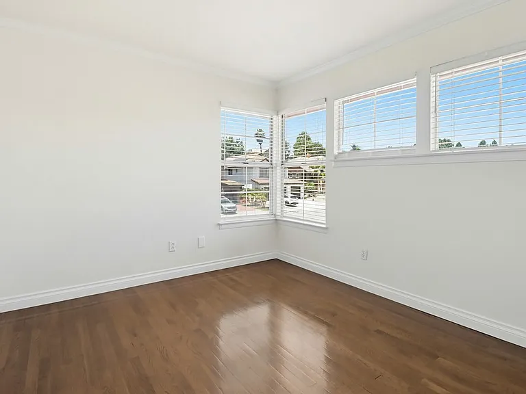 1100 Corrales Ln — Photo 22
