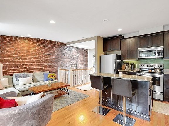 2nd image of 97 Waltham St APT 6