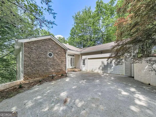 125 Pinebrook Dr, Waleska, GA 30183