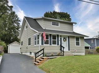 17 Broderick Dr, Rochester, NY 14622