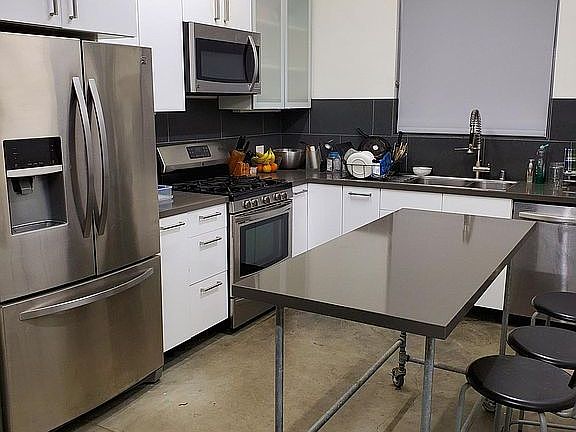 5th image of 5555 W 76th St