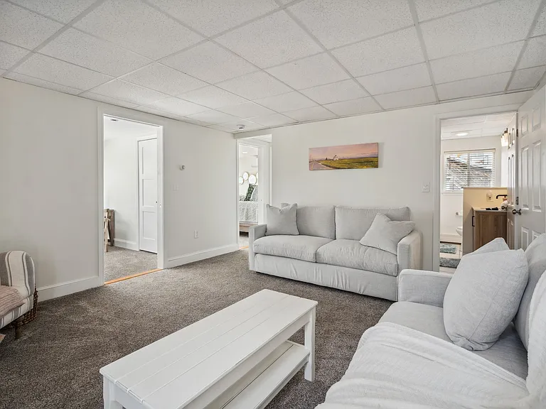 20 Basin St — Photo 15
