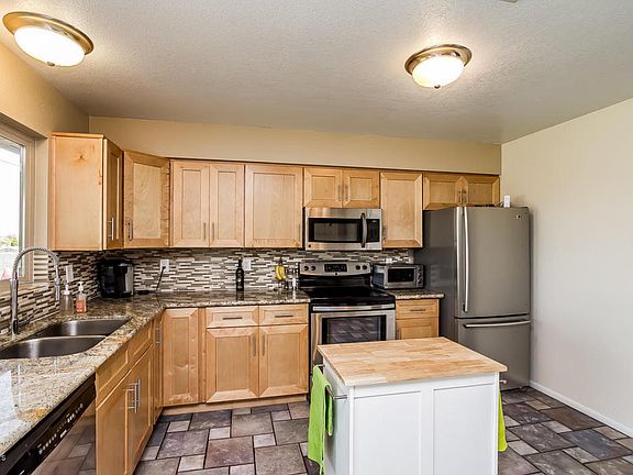4th image of 1822 E Tierra Buena Ln