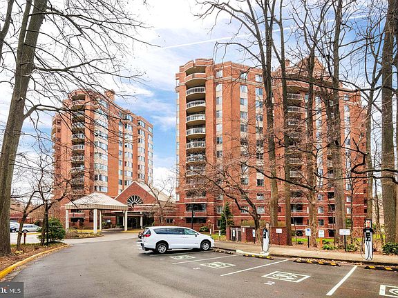 4th image of 5802 Nicholson Ln #2-502