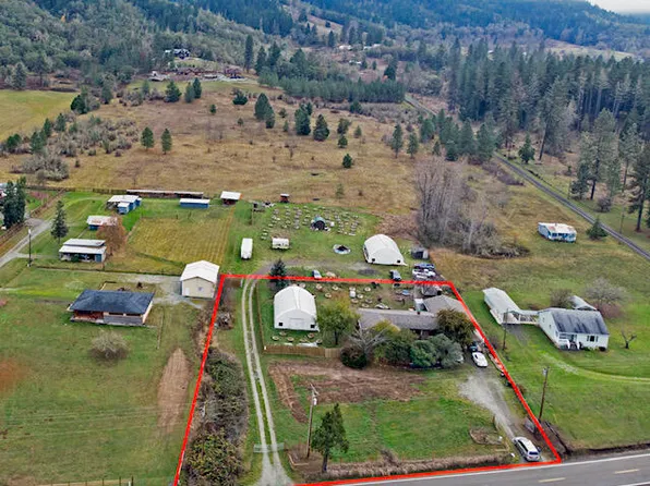 1324 Glenbrook Loop Rd, Riddle, OR 97469