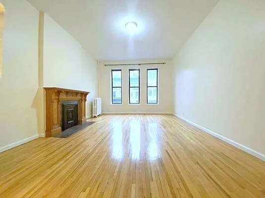 Rented by Manhattan Spaces | media 11