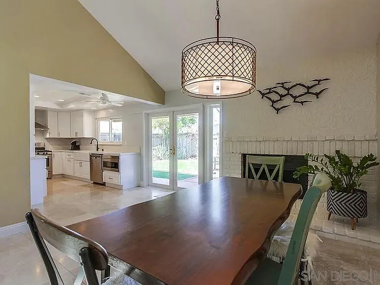 13563 Longfellow Ln — Photo 17