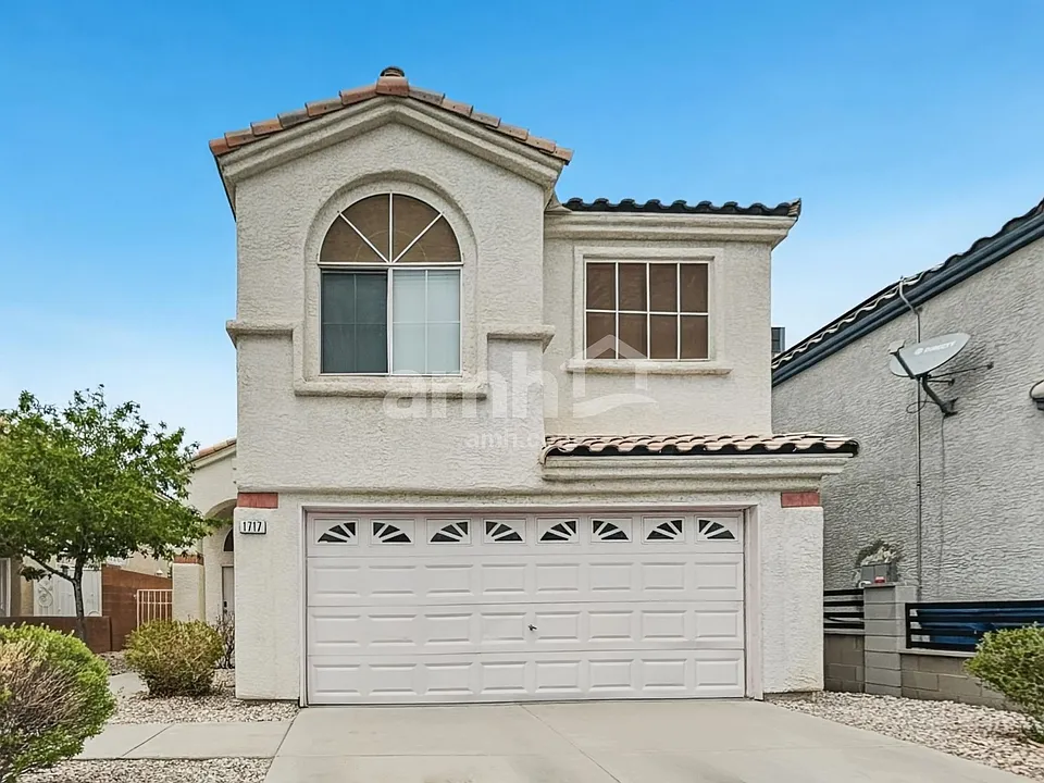 1717 Cedar Bluffs Way