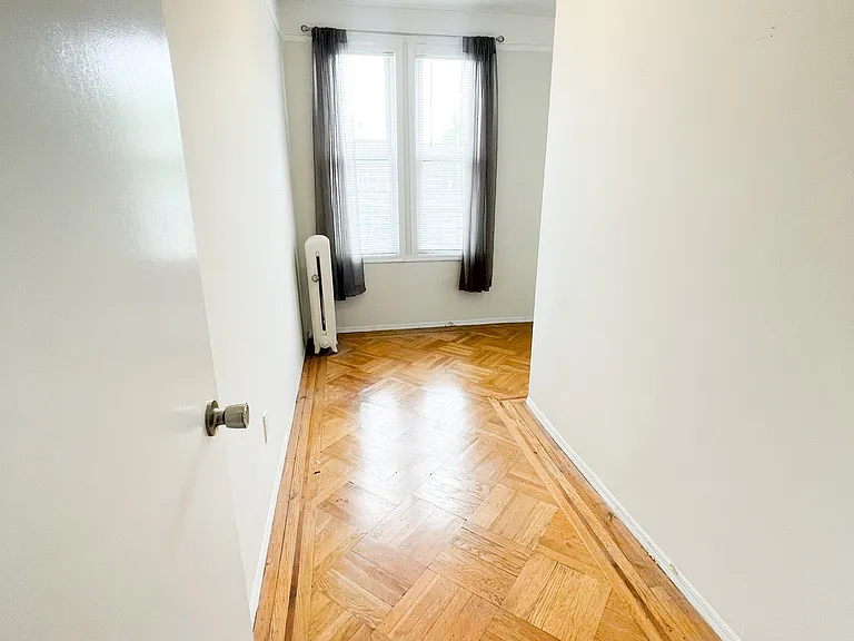 22-26 36th St #2F — Photo 7