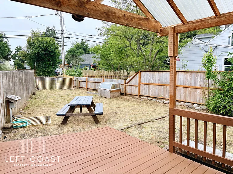 6239 SW Jetty Ave — Photo 17