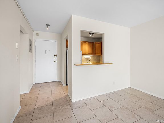 3rd image of 115 Dehaven Drive #105