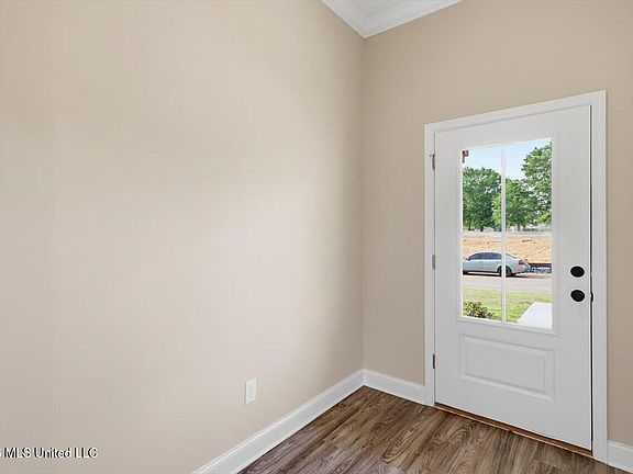 5th image of 554 Patrick Farms Dr