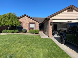 47072 Blossom Ln, Macomb, MI 48044