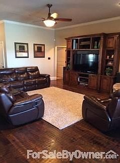 4th image of 441 Davenport Dr