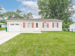 205 Laurie Dr, Lockport, IL 60441