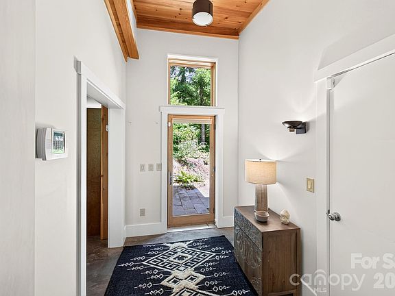 4th image of 253 Edgewood Rd