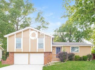 9112 Robinson St, Overland Park, KS 66212