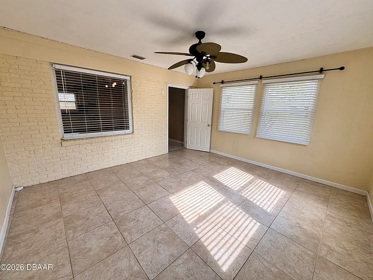 302 Fox Pl — Photo 10