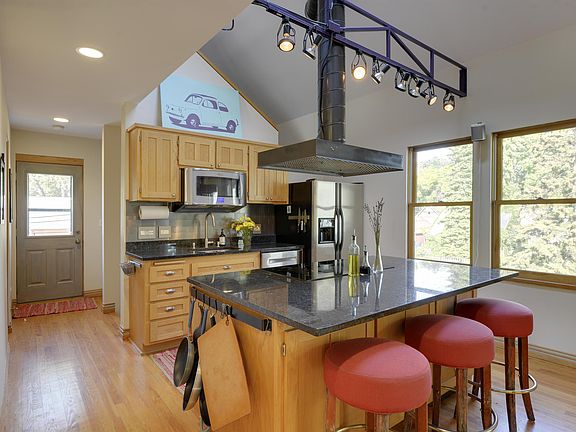 4th image of 607 Dayton Ave #1