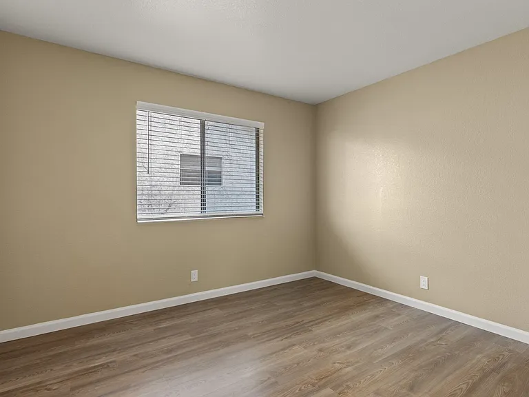 Cedar Park Apartments — Photo 9