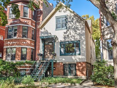 1030 W Oakdale Ave, Chicago, IL, 60657