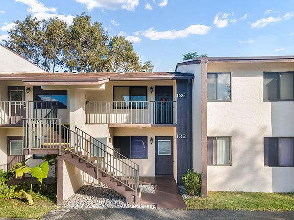 3rd image of 132 E Laurel Drive #902