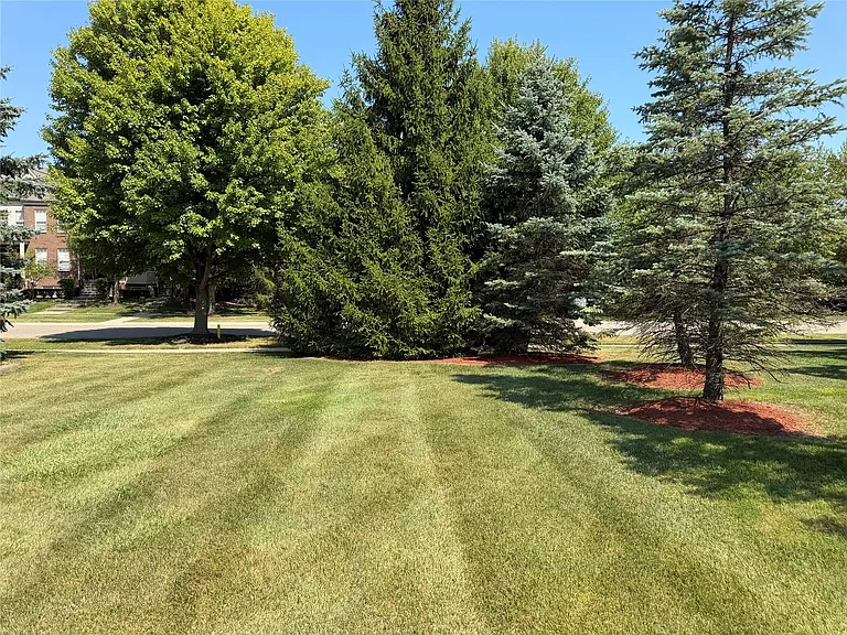 523 Brookfield Dr #81 — Photo 31