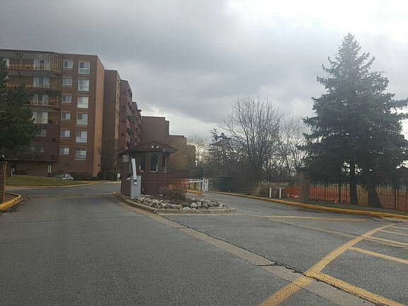 3rd image of 400 Park Ave