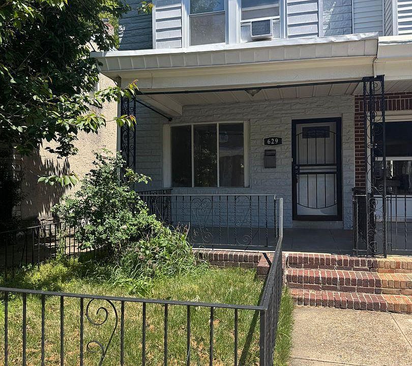 1st image of 629 Fanshawe St