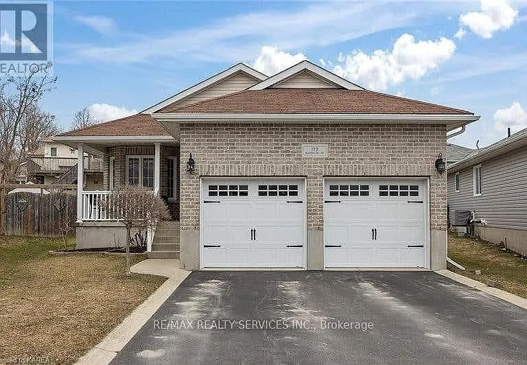 172 Macdougall Dr — Photo 3