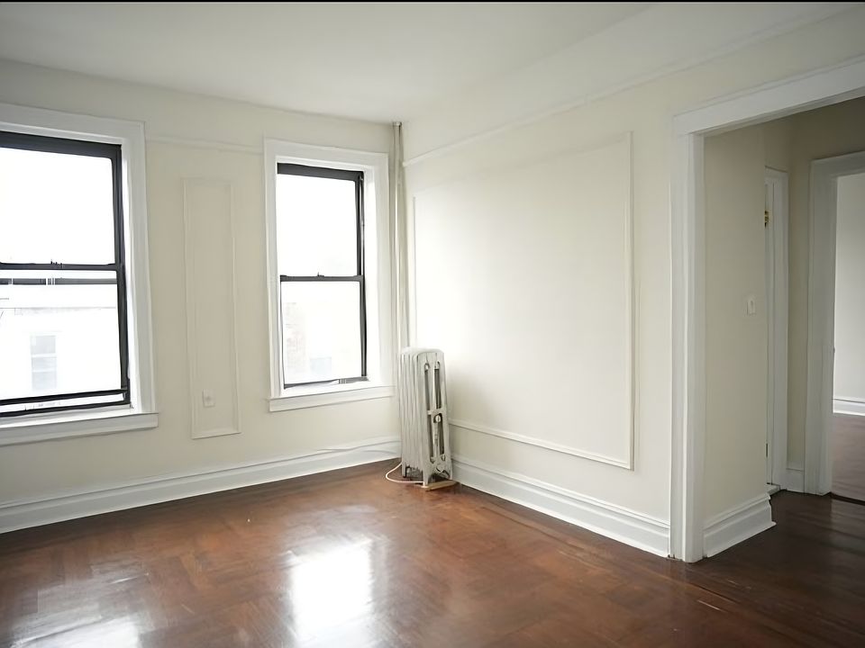 2nd image of 2590 35th St APT 1j