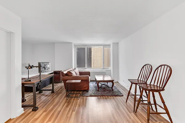 Rented by Oxford Property Group | media 17