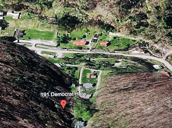 191 Democrat Holw, Elkhorn City, KY 41522