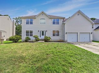 18 Chancellor Park Dr, Mays Landing, NJ 08330