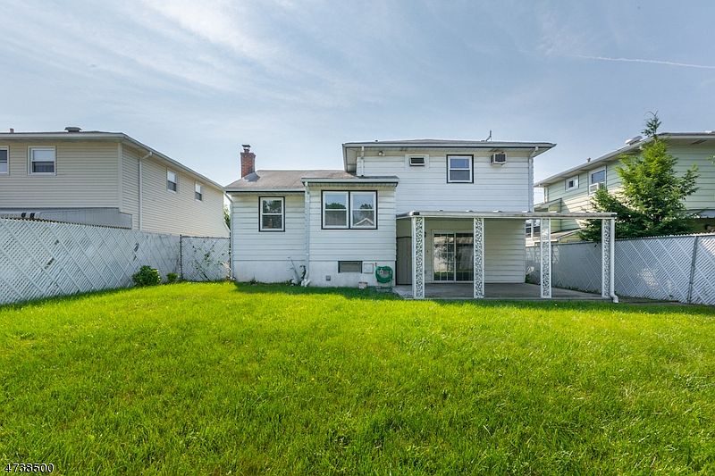 2nd image of 2284 Ward Dr