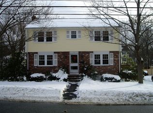 13 Auburn St, Reading, MA 01867