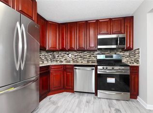 155 Darwin Ln, North Brunswick, NJ 08902